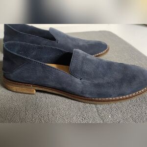 Womens's Navy Loafers